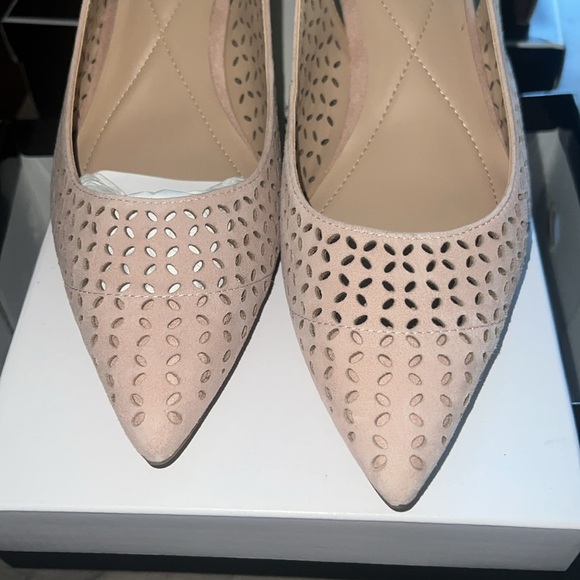 Alfani Step n Flex Babbsy Perforated Slingbacks NIB Sz 9 - Picture 2 of 8